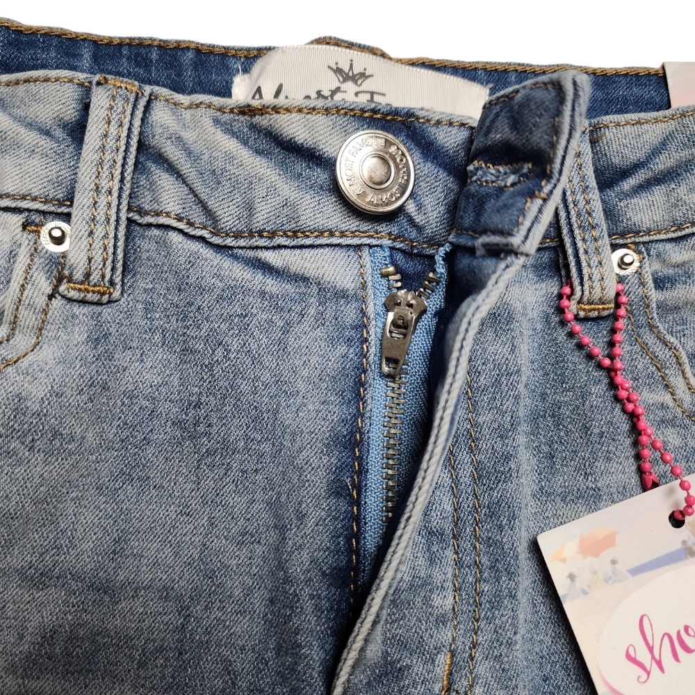 Almost Famous High Rise Destressed Shorts|Denim | Junior Women Size 9 - Picture 5 of 11